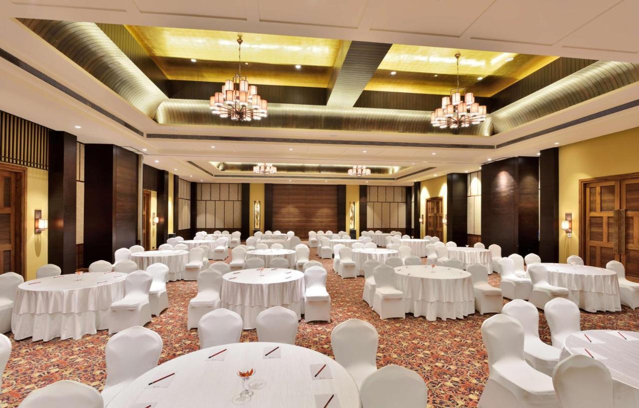 Radisson Blu Plaza Resort & Convention Centre Карджат Екстериор снимка The Grand Ballroom