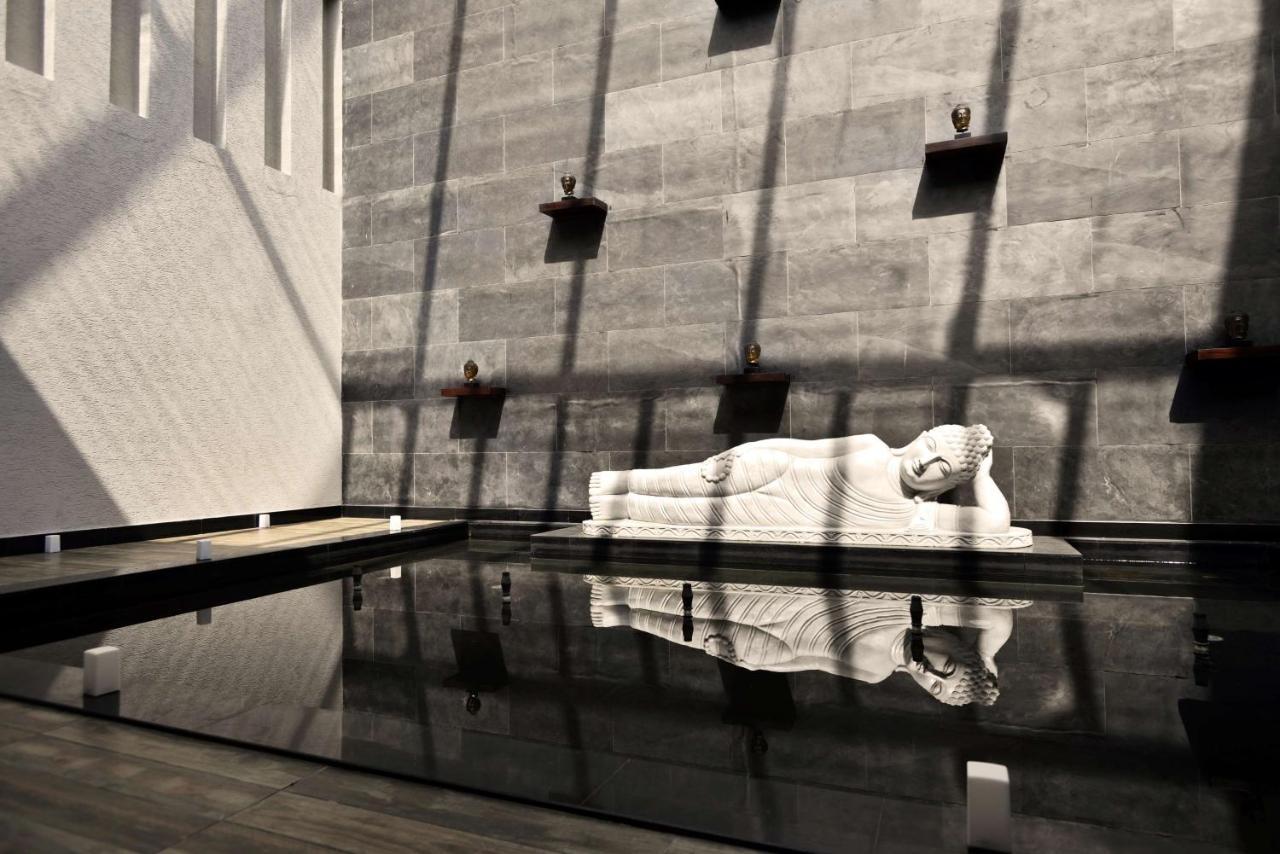Radisson Blu Plaza Resort & Convention Centre Карджат Екстериор снимка The Buddha