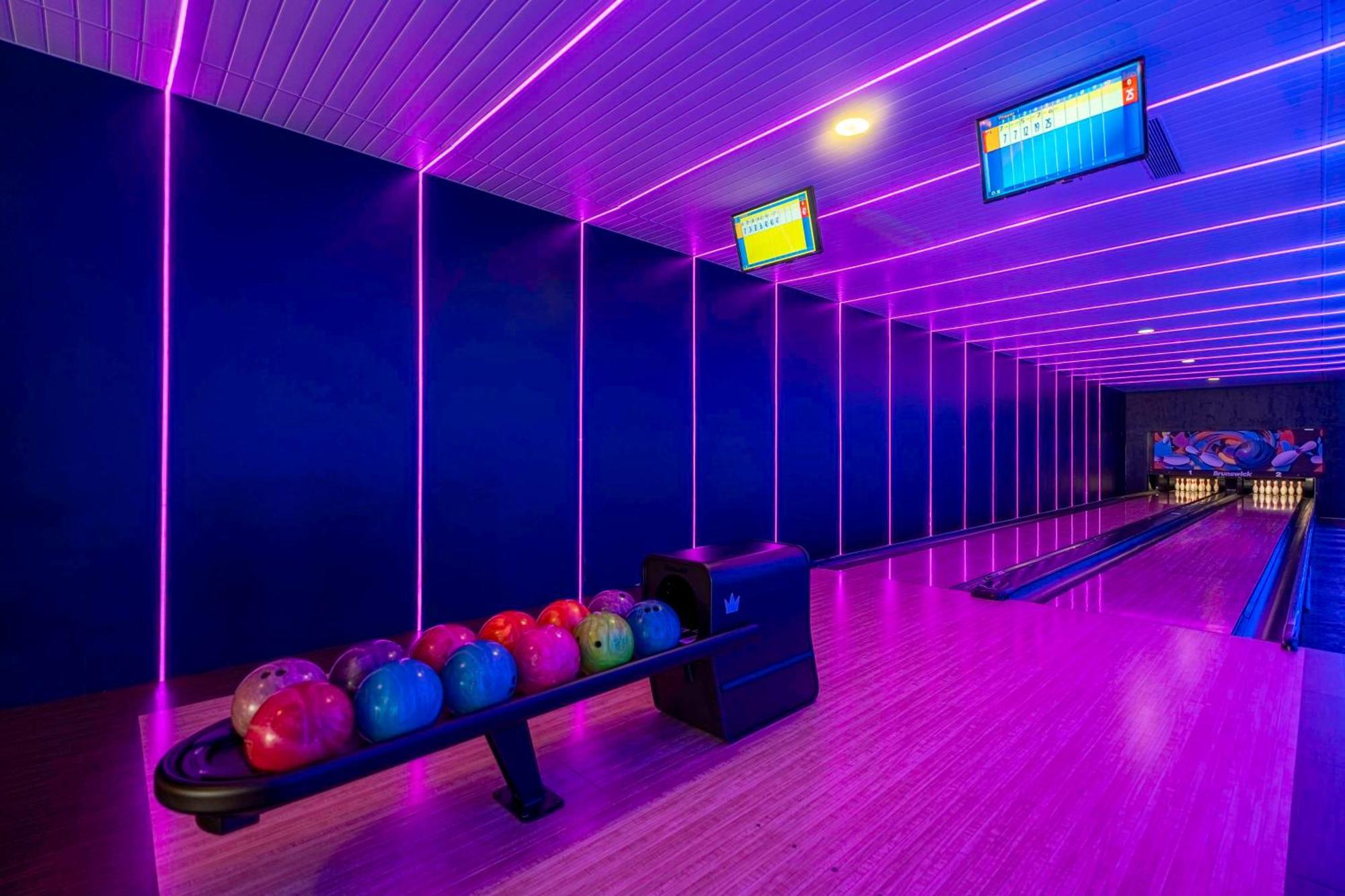 Radisson Blu Plaza Resort & Convention Centre Карджат Екстериор снимка Bowling at the 2016 Olympics