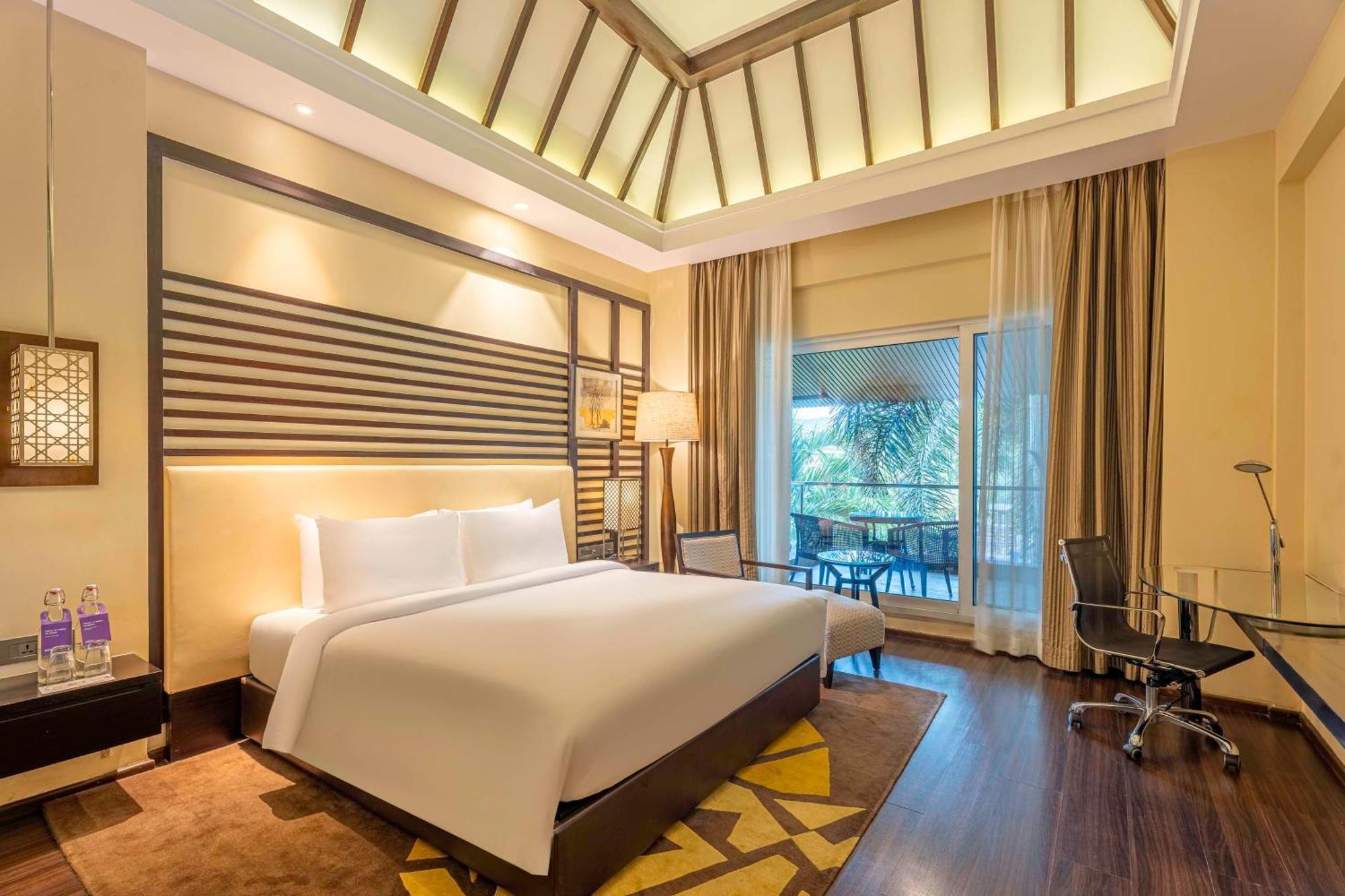 Radisson Blu Plaza Resort & Convention Centre Карджат Екстериор снимка Deluxe Room
