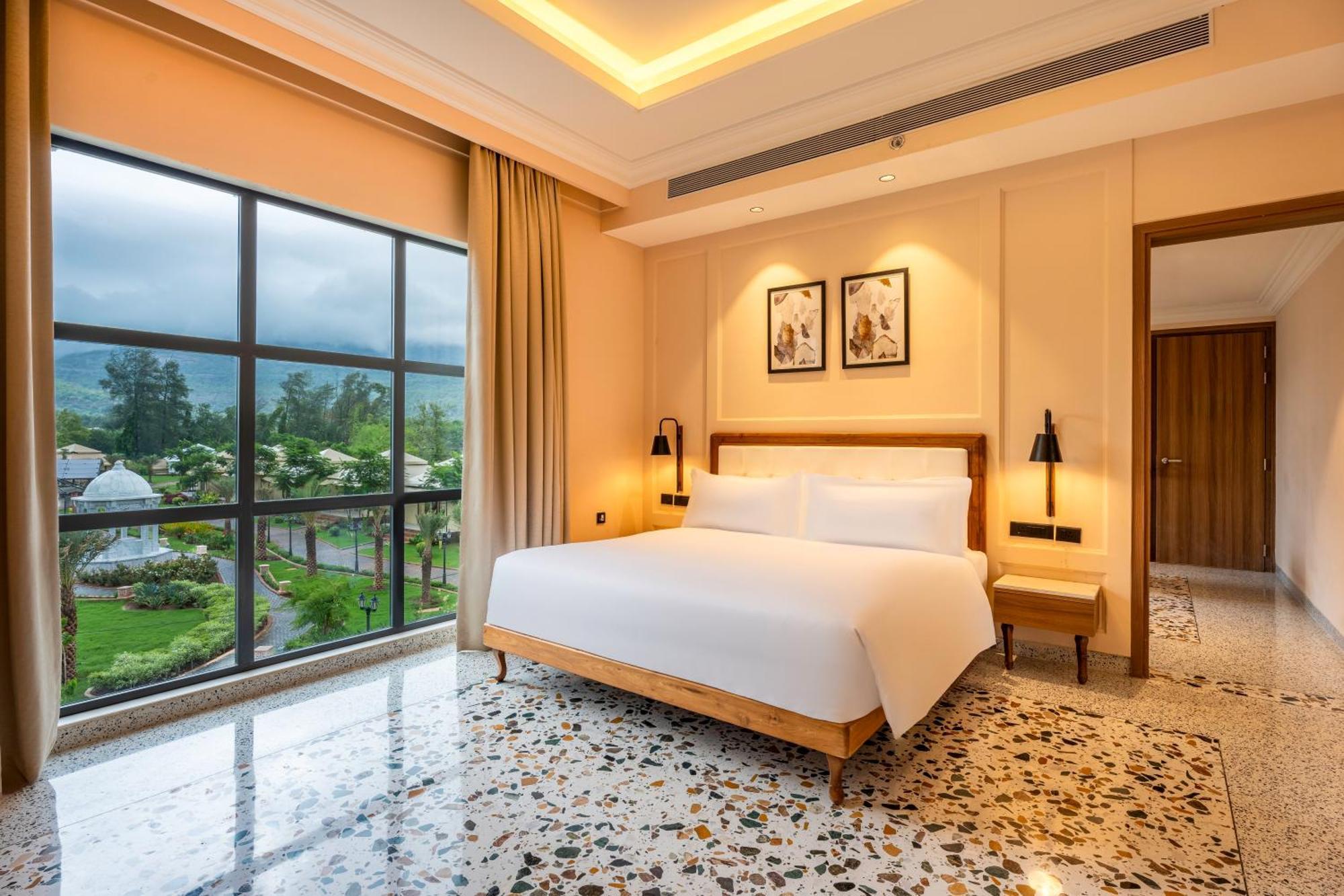 Radisson Blu Plaza Resort & Convention Centre Карджат Екстериор снимка