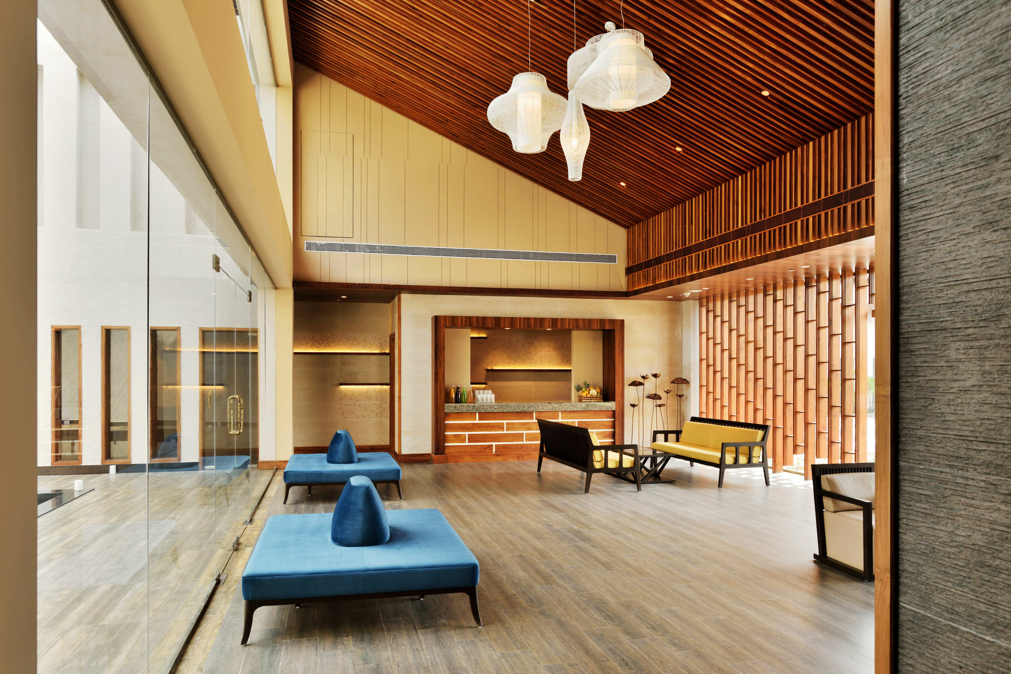 Radisson Blu Plaza Resort & Convention Centre Карджат Екстериор снимка The lobby of the hotel